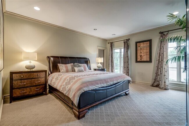 Building Photo - 5701 Mistletoe Ct