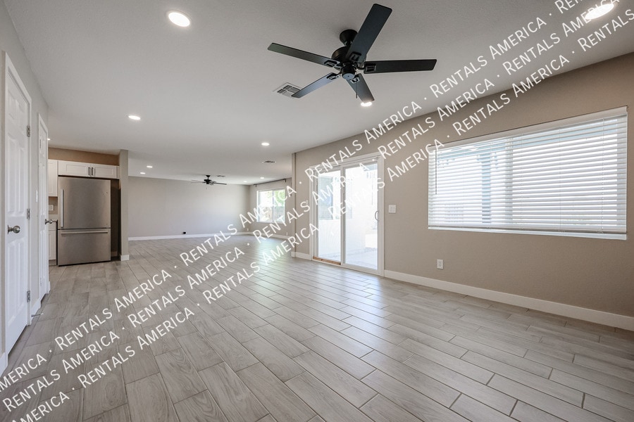 Building Photo - 2902 W Straford Dr