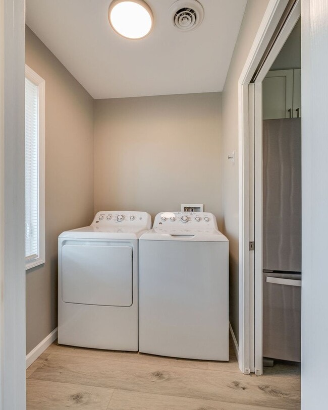 Building Photo - Gorgeous 3 br/2.5 bath Condo in Abingdon VA