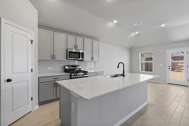 Building Photo - 145 Hackberry Ln