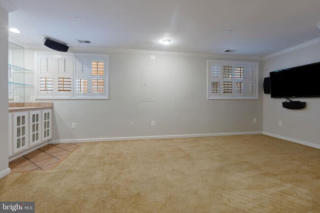 Building Photo - 434 Clayton Ln