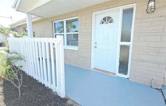 Building Photo - 6412 Pawling Ave