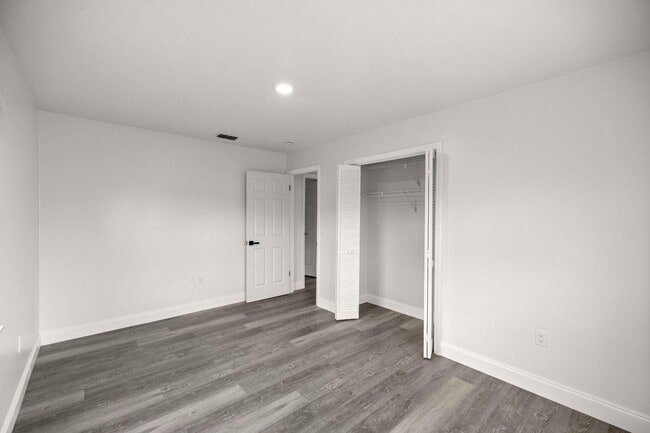 Building Photo - 14090 SW 34th Terrace Rd