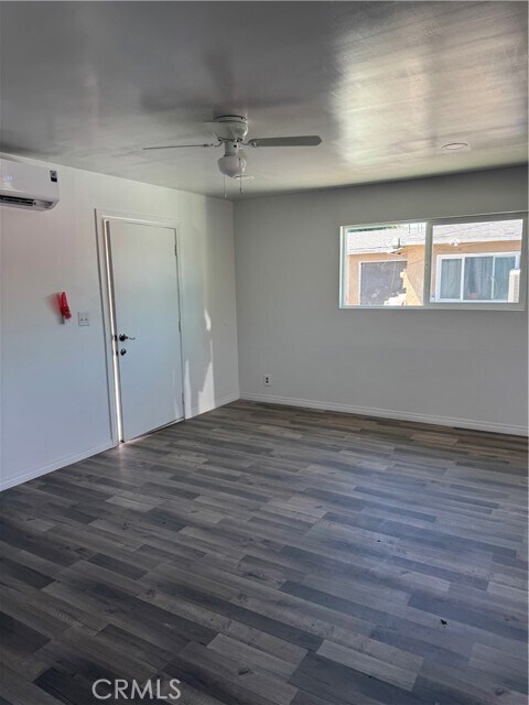 Building Photo - 1124 Ramona Ave N