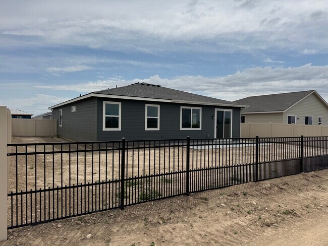 Building Photo - Bullhead