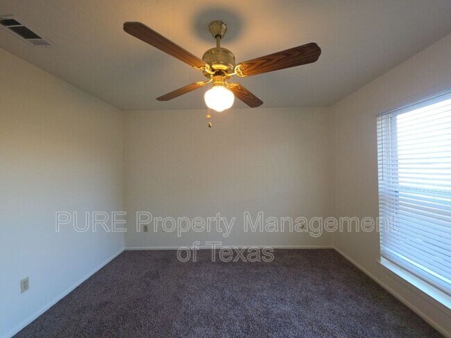 Building Photo - 304 McClendon Dr