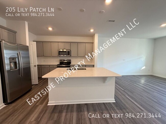 Building Photo - 205 Lily Patch Ln