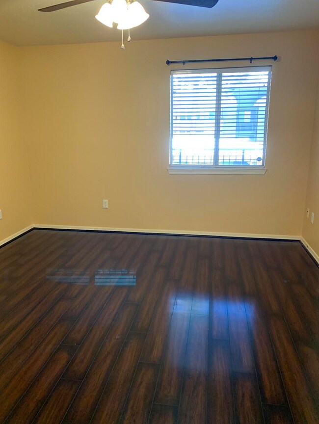 Bedroom - 1385 W University Ave
