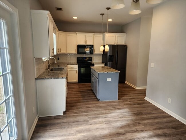 Building Photo - 1237 Peacock Trail