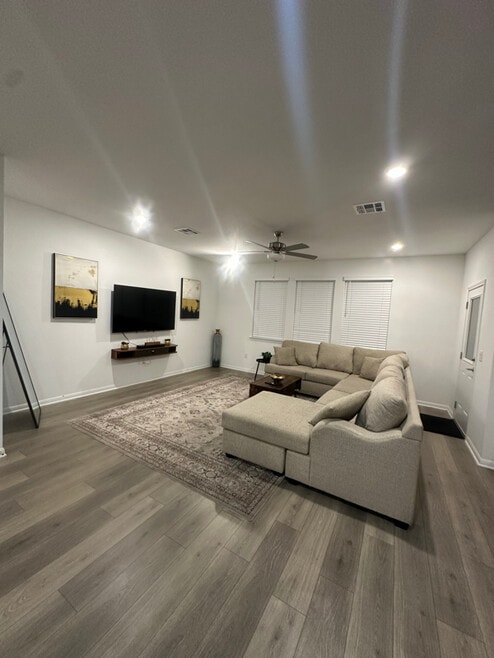 Building Photo - 2916 Tavern Dr