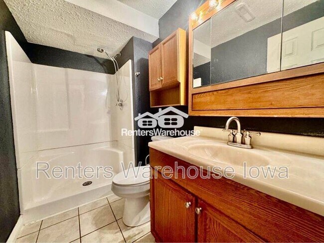 Building Photo - 275 Christopher Ave