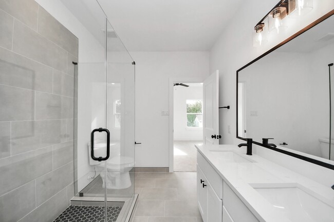 Building Photo - 2708 Bostic St