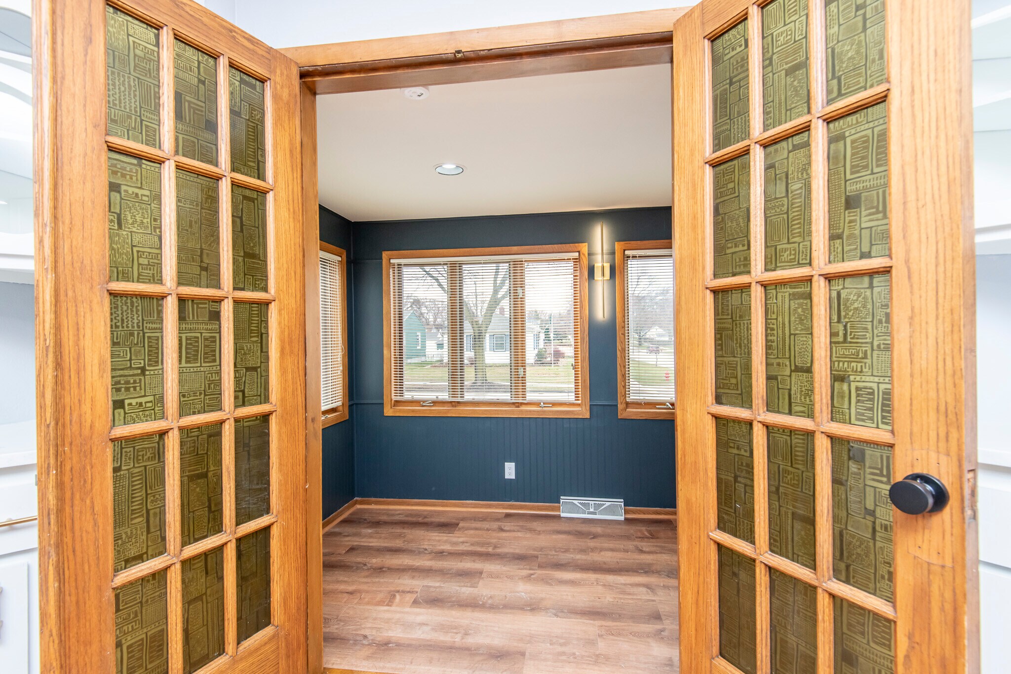 Building Photo - 3500 S Clement Ave