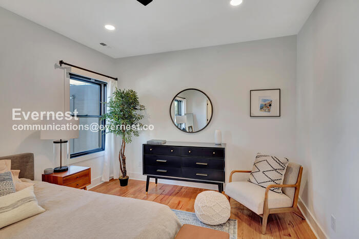 Building Photo - 1258 1st Ave S