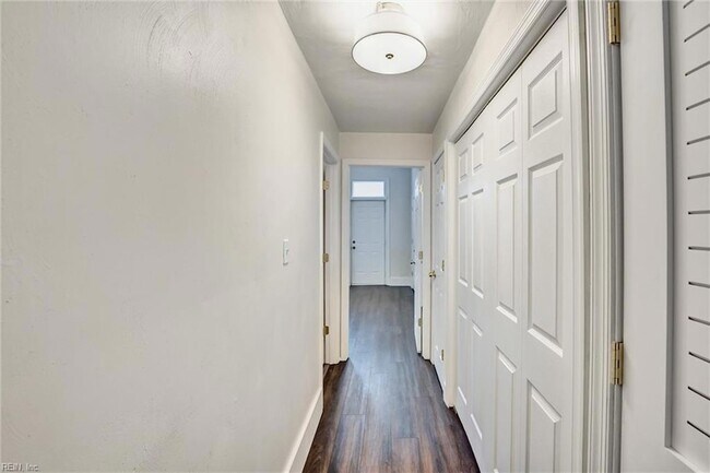 Building Photo - 412 W 29th St