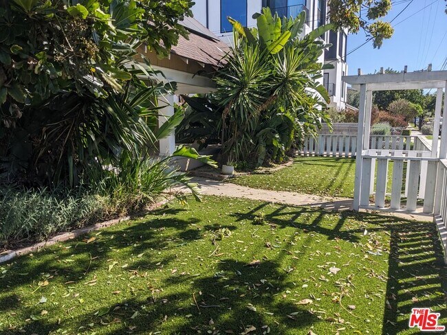 Building Photo - 4547 W 16th Pl