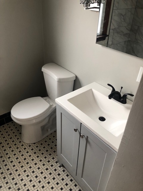 Bathroom - 3952 N 67th St