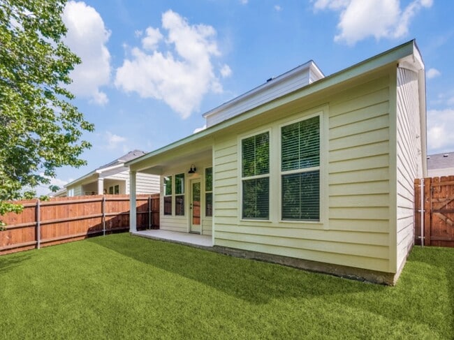 Building Photo - 15101 Litsey Crk Dr