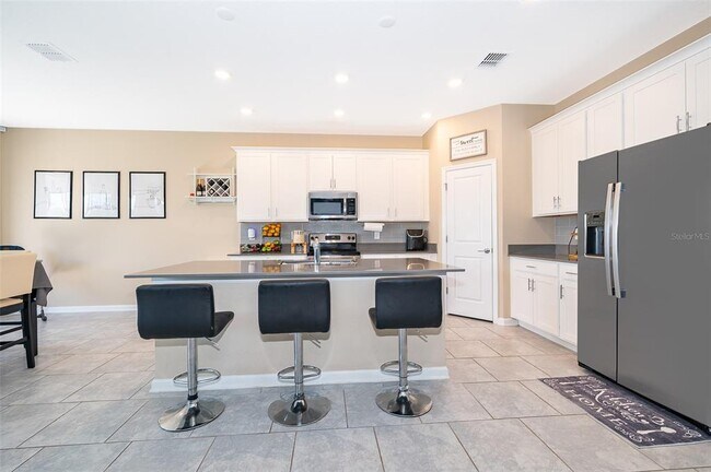 Building Photo - 187 Aces High Ln