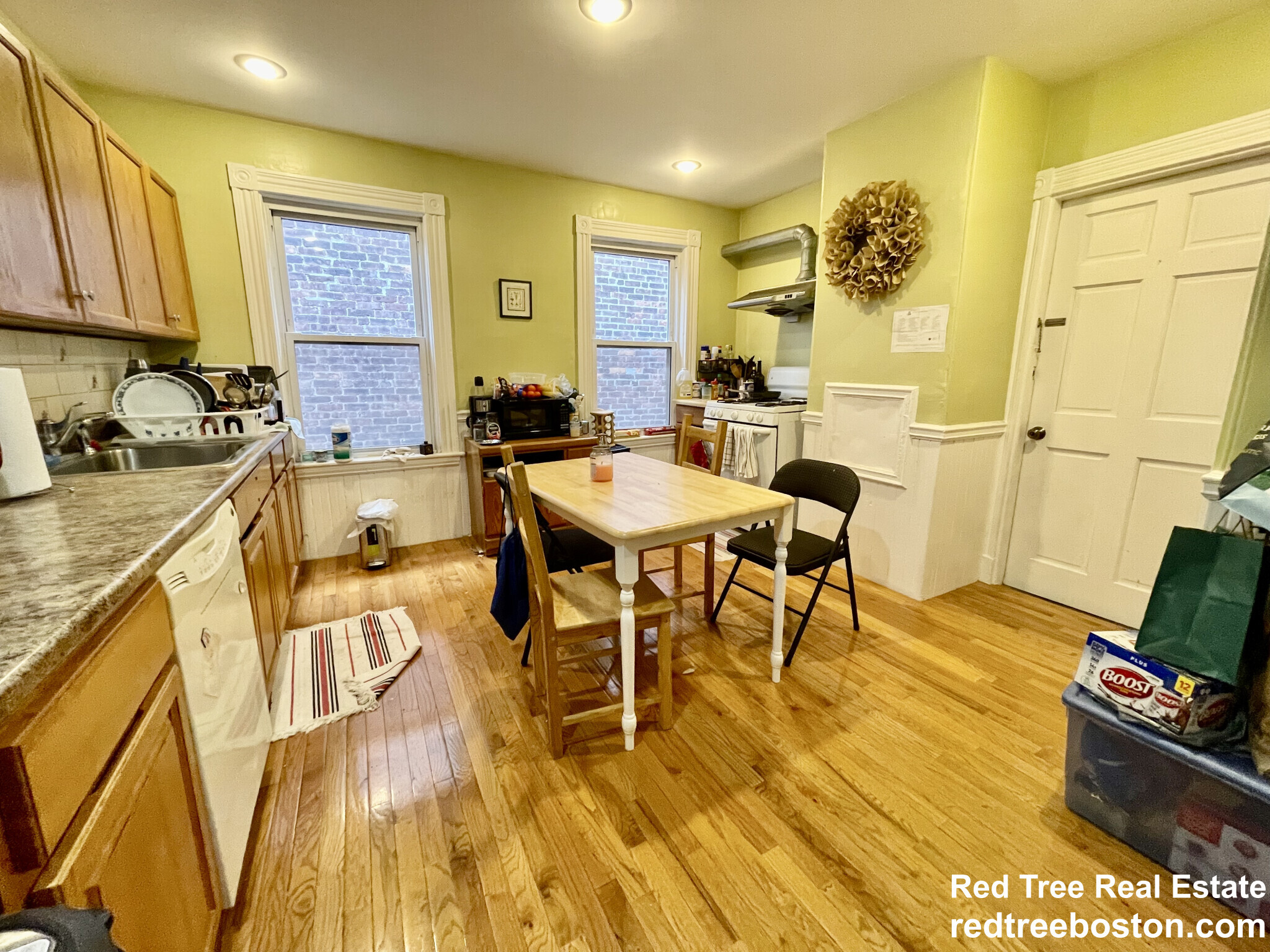 Building Photo - 46 Aspinwall Ave
