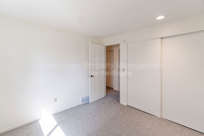 Building Photo - 10309 N Hooper Rd