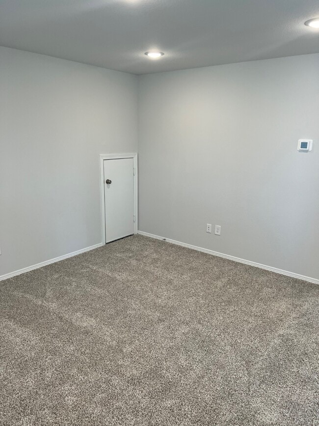 Building Photo - 10722 Violet Bloom Dr