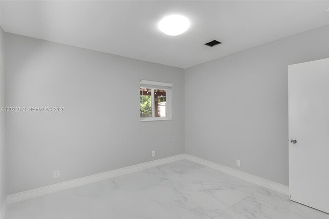 Building Photo - 2340 SW 15th St