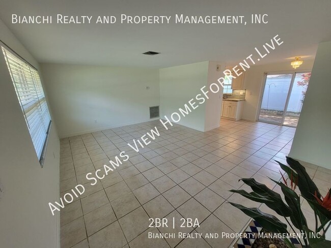 Building Photo - 501 Lake Palms Dr