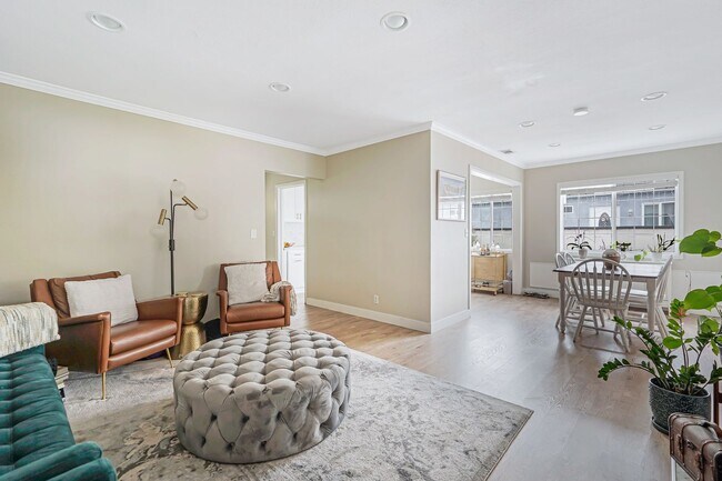 Building Photo - A beautiful  home in North Hollywood is no...