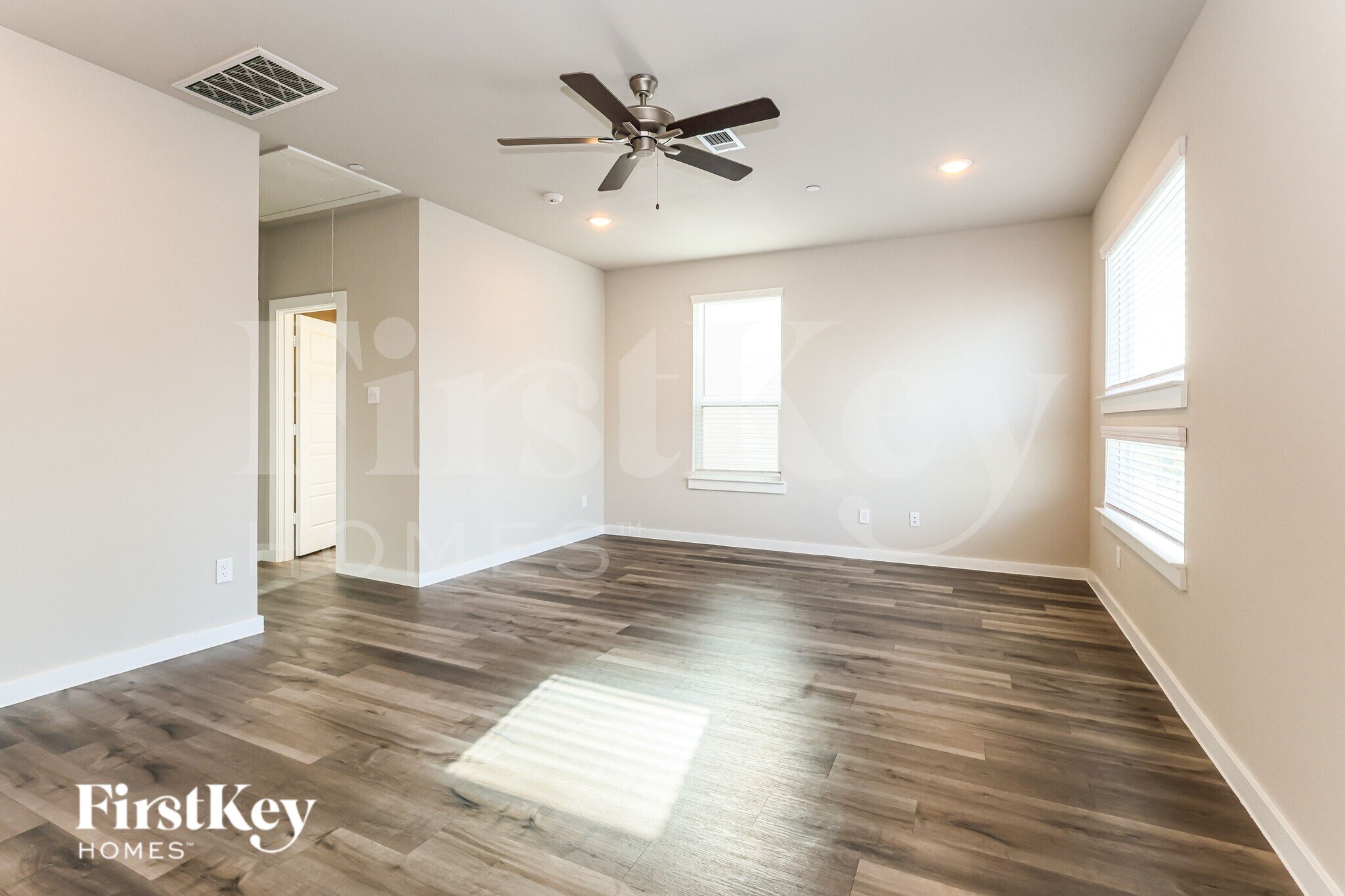 Building Photo - 357 N Centro Cir