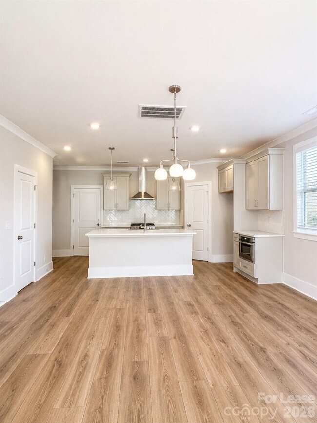 Building Photo - 4630 Dogwood Pl