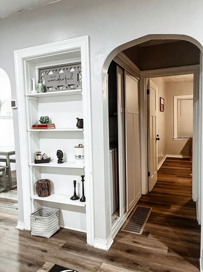 Building Photo - 2244 Park St