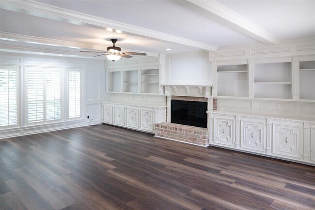 Building Photo - 16611 Brenton Oaks Dr