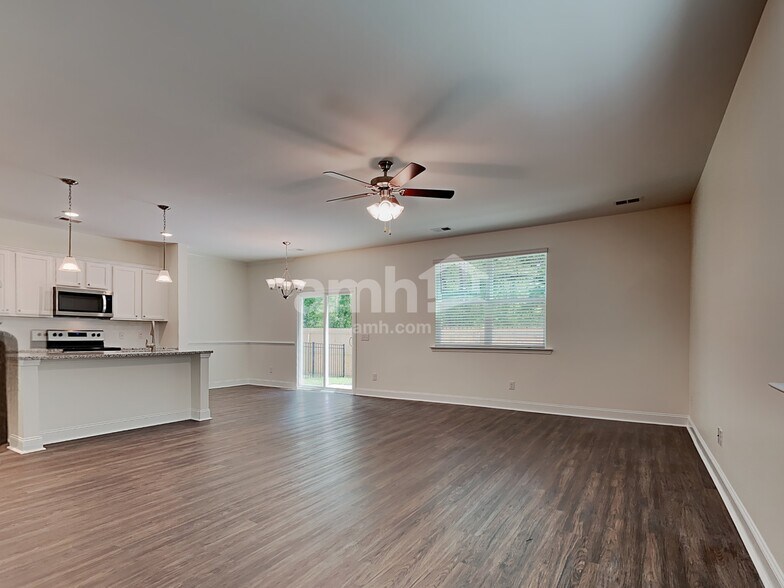 Building Photo - 1843 Produce Ln