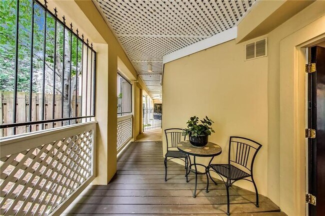 Building Photo - 203 14th St NE