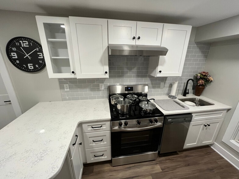 Building Photo - 3 Union Ave