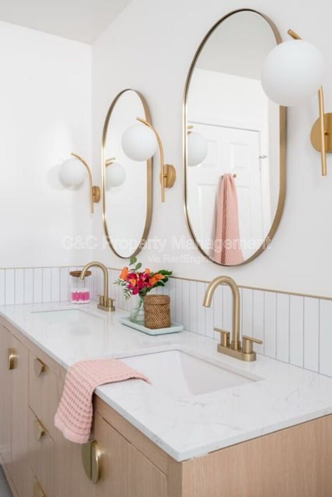 Building Photo - 5234 Chariton Ave