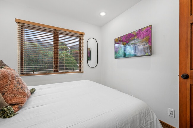 Building Photo - 307 Calle Dorado