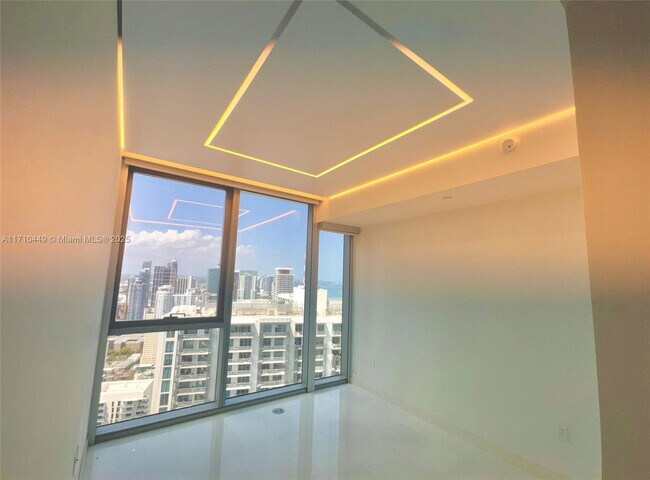 Building Photo - 300 Biscayne Blvd Way