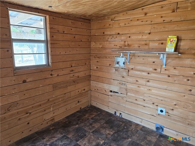 Building Photo - 7818 Barbarosa Rd