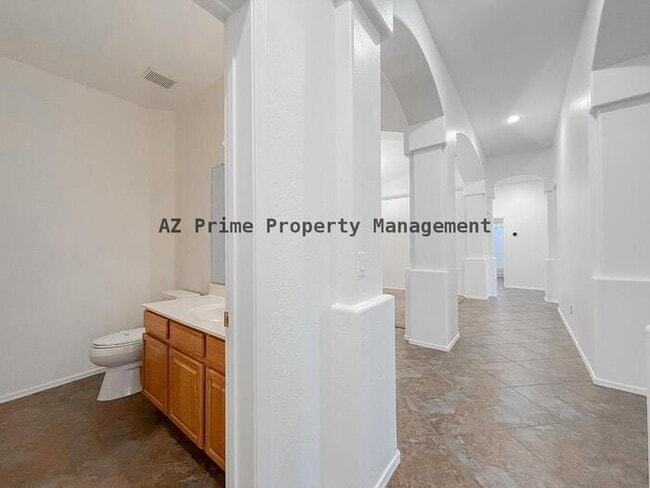 Building Photo - 890 N Bullmoose Dr