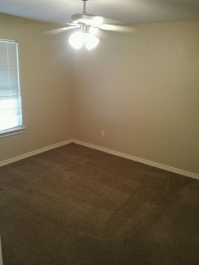 Building Photo - 251-251 Graystone Cir