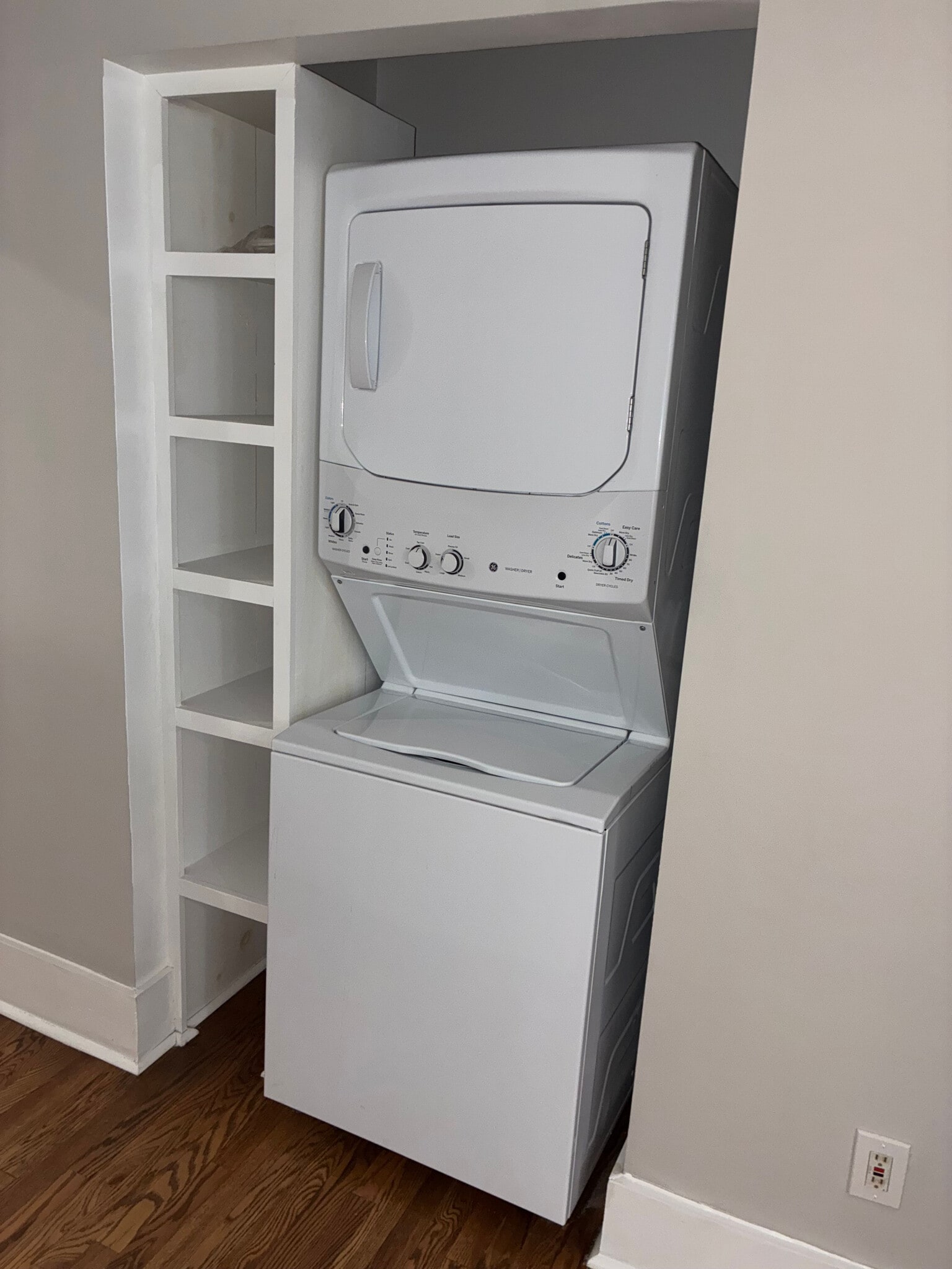 Building Photo - Room in House on Fiske St