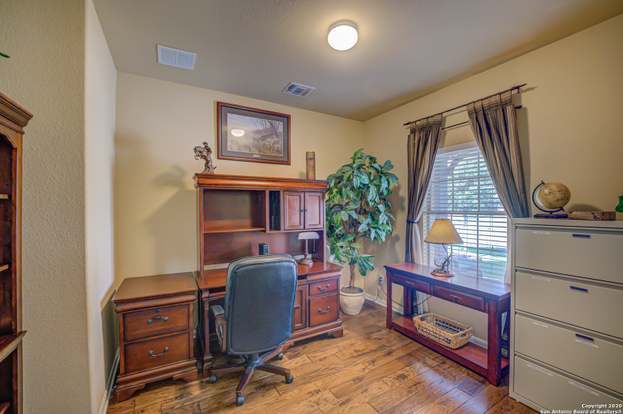 Building Photo - 398 Pecan Meadows