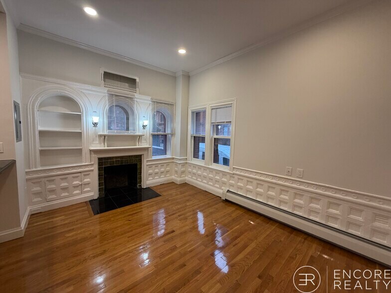 Building Photo - 195 Commonwealth Ave