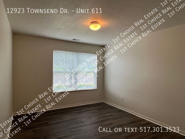 Building Photo - 12923 Townsend Dr