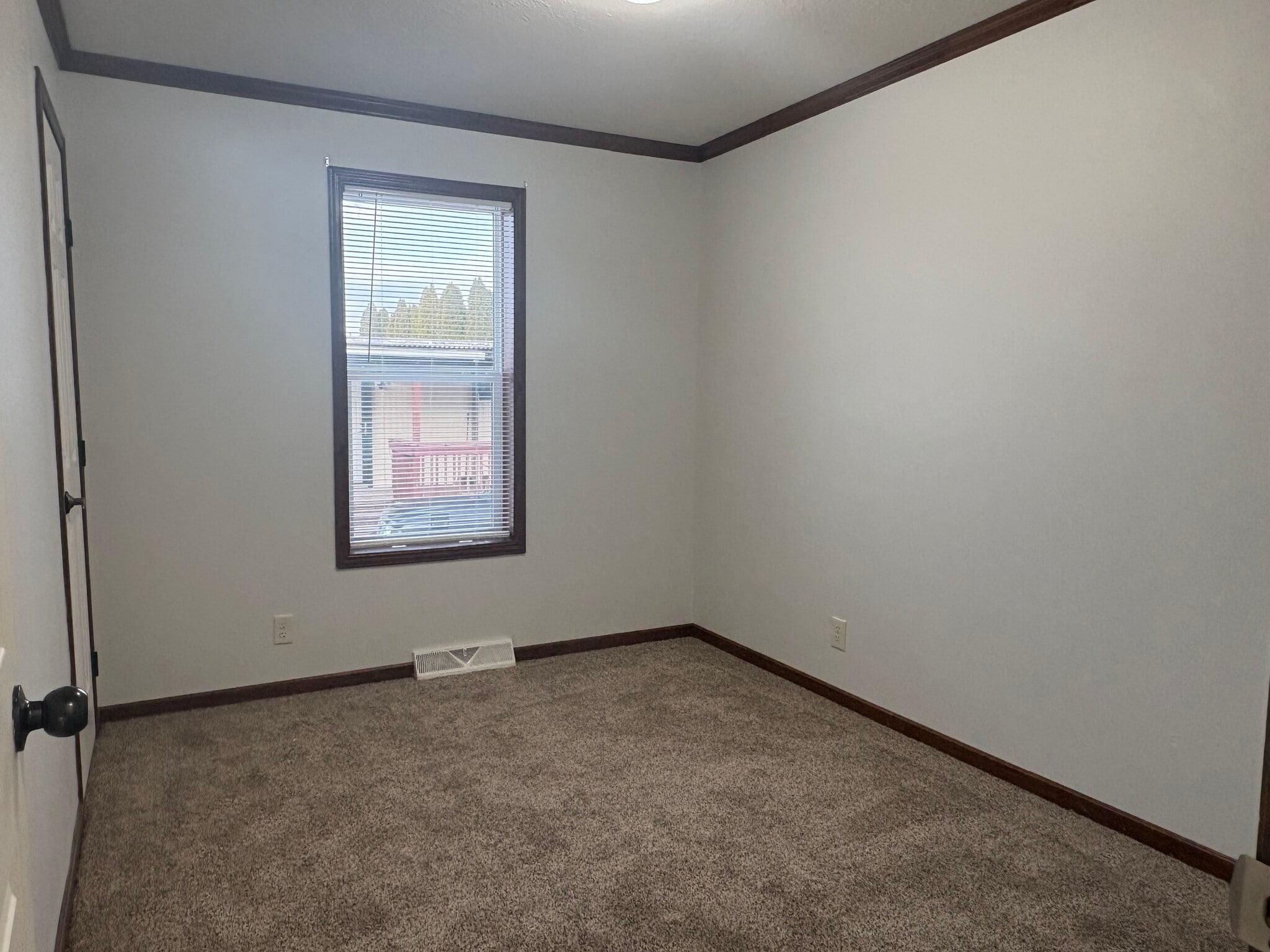 Building Photo - 309 Spring Park Dr