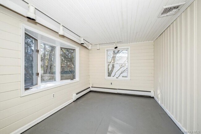 Building Photo - 40 Derby Rd