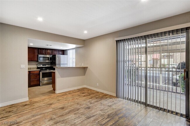 Building Photo - 5240 Indian River Dr