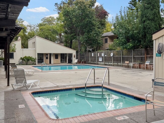 Building Photo - 1 bedroom 1 bath condo in heart of Silicon Valley.